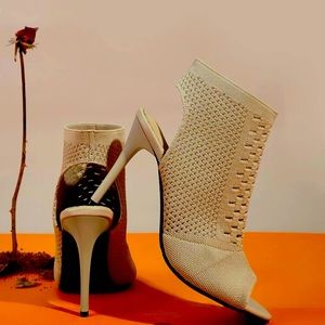 NEW!!!! Cuckoo Peep Toe Slingback Stiletto Heeled Pumps